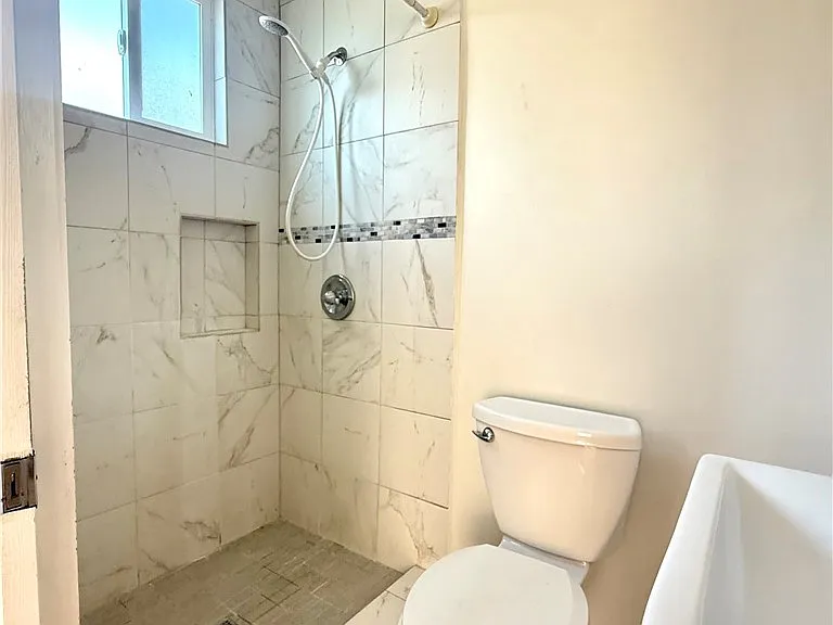 6517 White Oak Ave — Photo 11