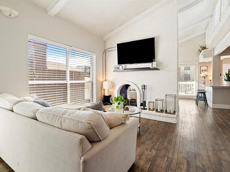 5916 Sandhurst Ln #225 — Photo 22