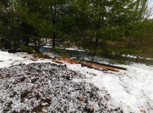 141 Fulton Rd, Caroga Lake, NY 12032