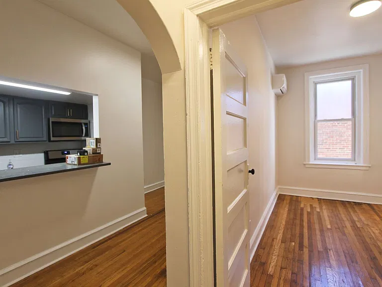 326 W Chelten Ave — Photo 13