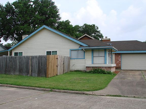 5th image of 1803 Foxlake Dr