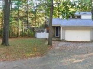 415 Dipping Hole Rd, Wilbraham, MA 01095