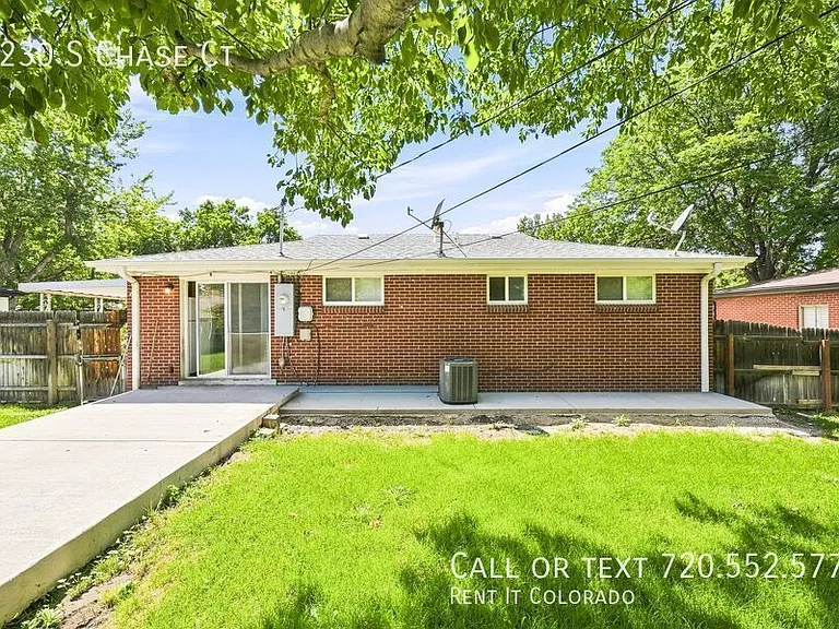 1230 S Chase Ct — Photo 18