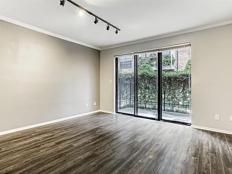 2400 N Braeswood Blvd #120 — Photo 4