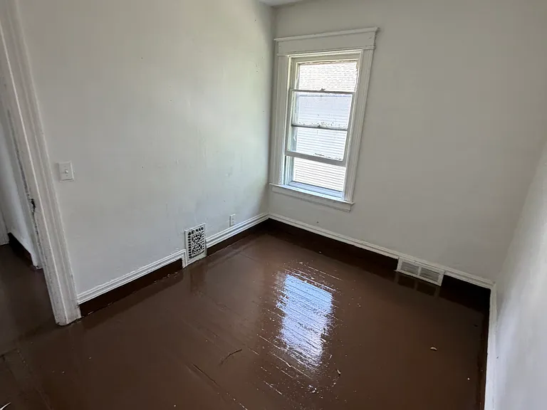 4 New York St #2 — Photo 5