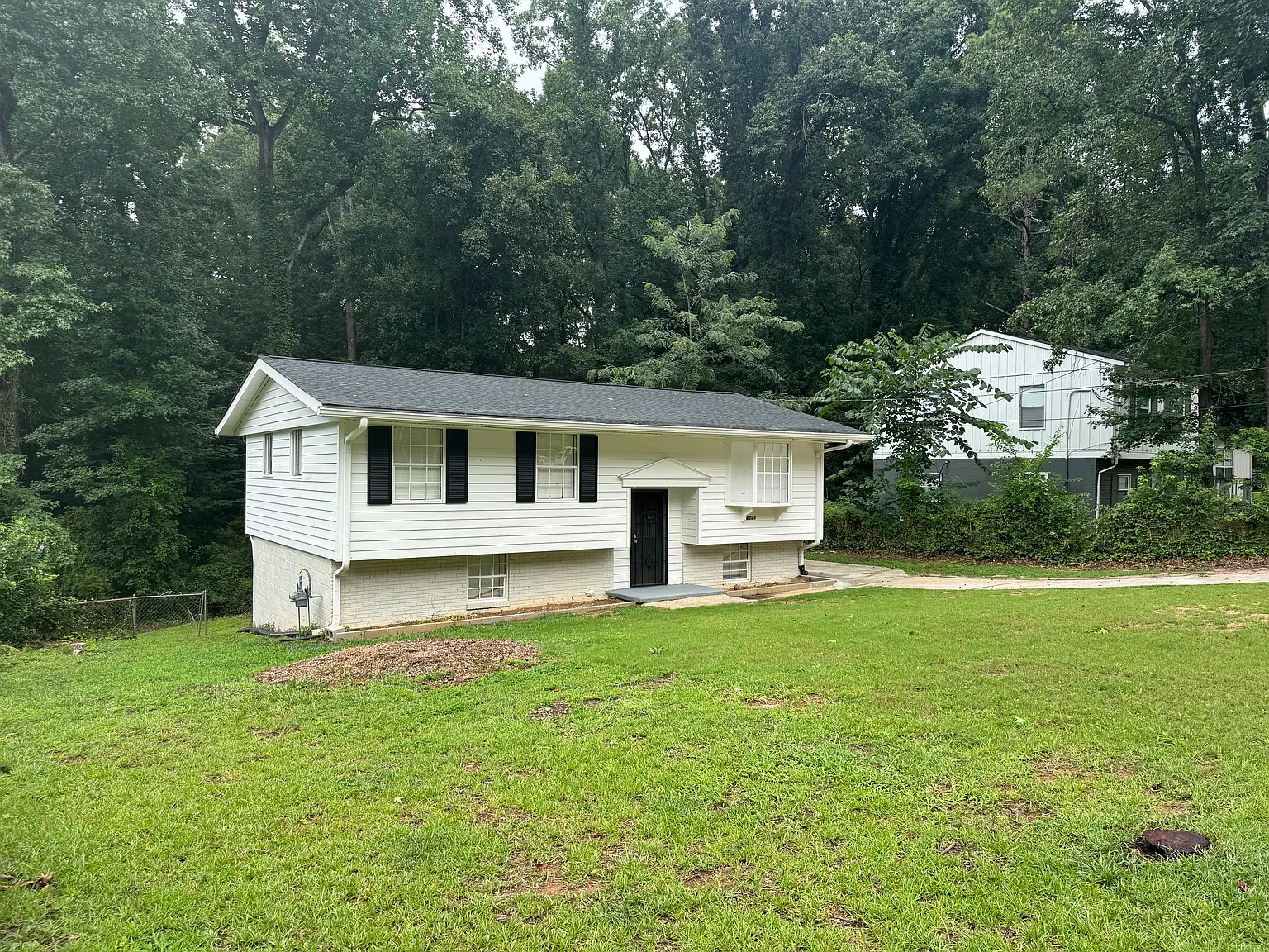 4 bed, 1736 sqft, $1,800 — Photo 2