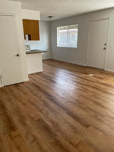 100 W Caldwell Ave Photo 1