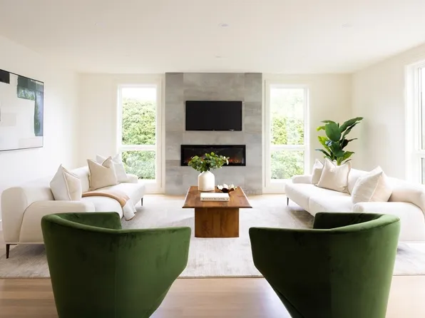 121 Jordan Rd, Brookline, MA 02446