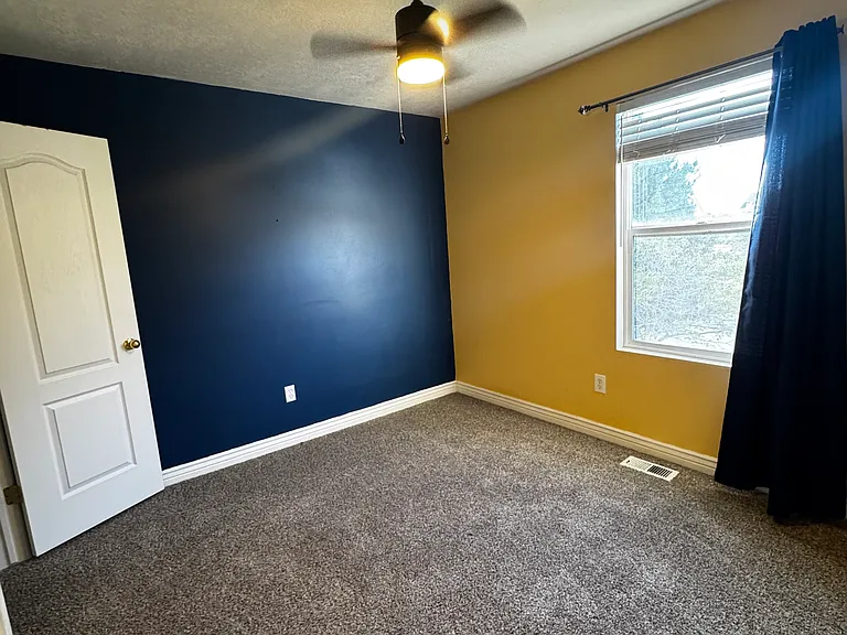 2297 E Hawthorne St — Photo 8