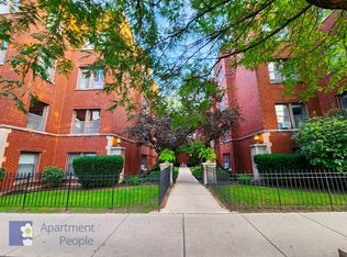 1325 W Addison St APT 1B, Chicago, IL 60613