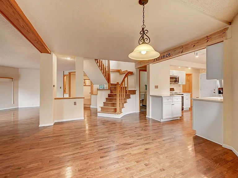 140 Deer Ln — Photo 4