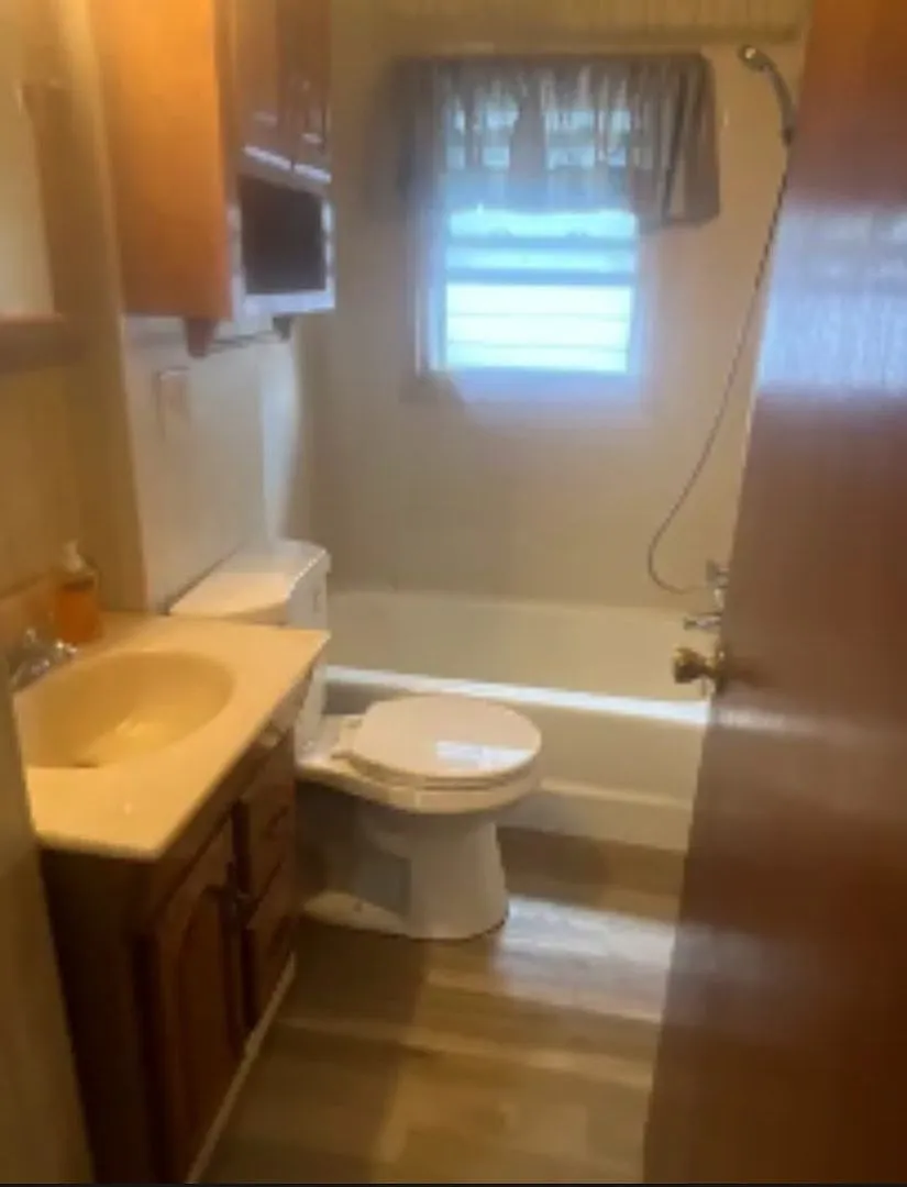 2 Bed 1 Bath — Photo 3