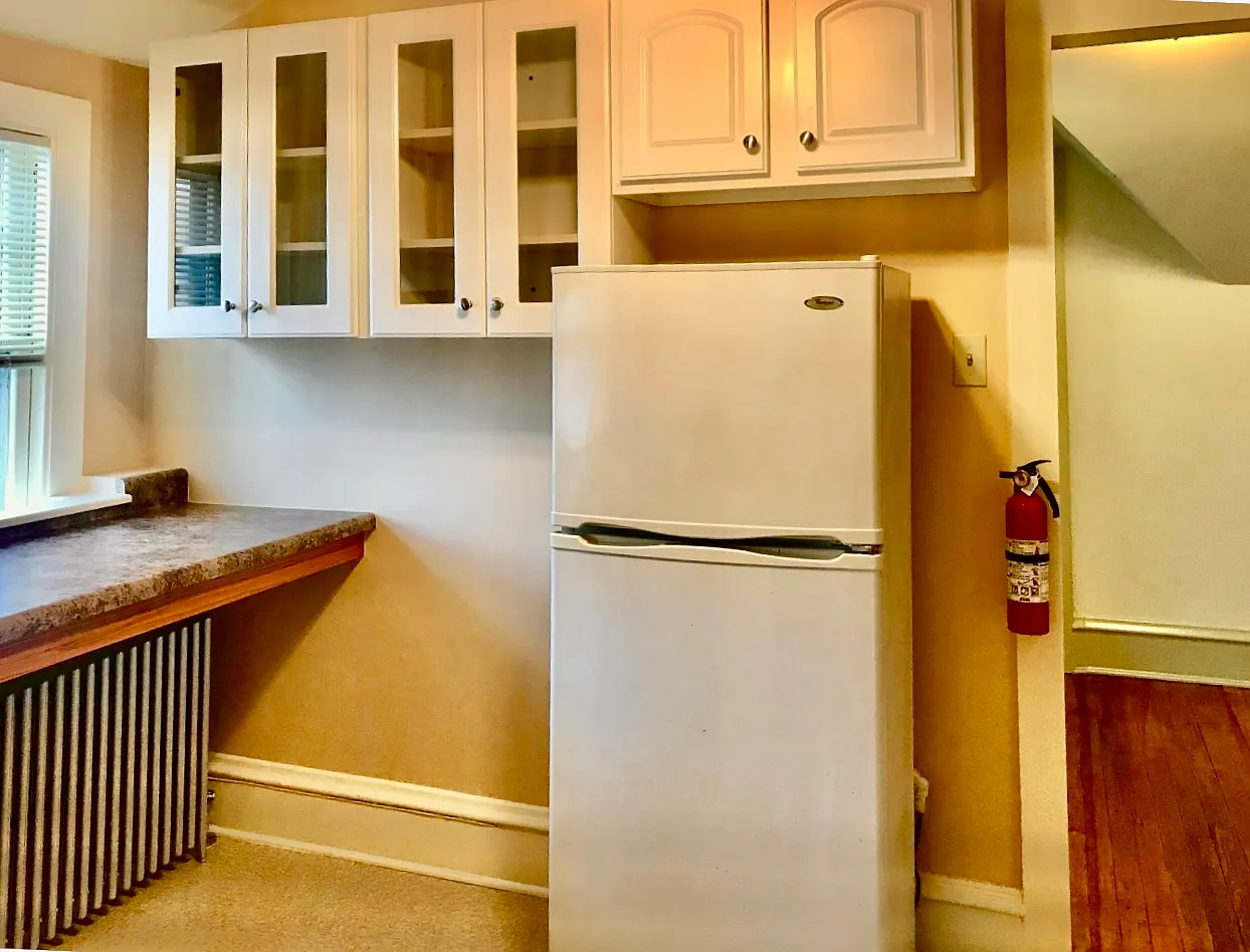 Studio, 400 sqft, $975 — Photo 4
