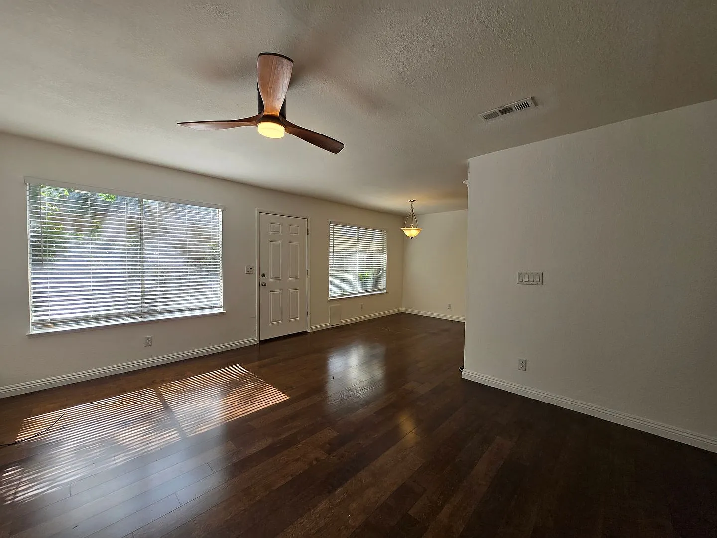 Beautiful townhome — Photo 4