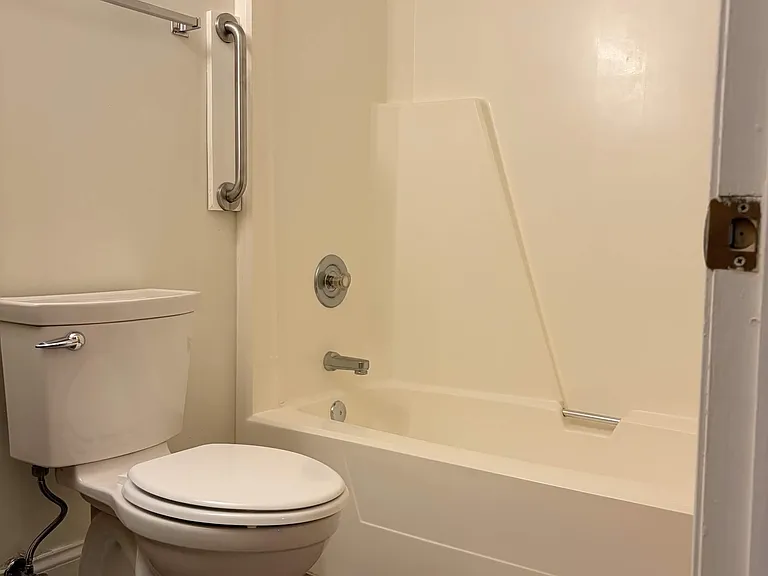 9-35 Buford Ave — Photo 8
