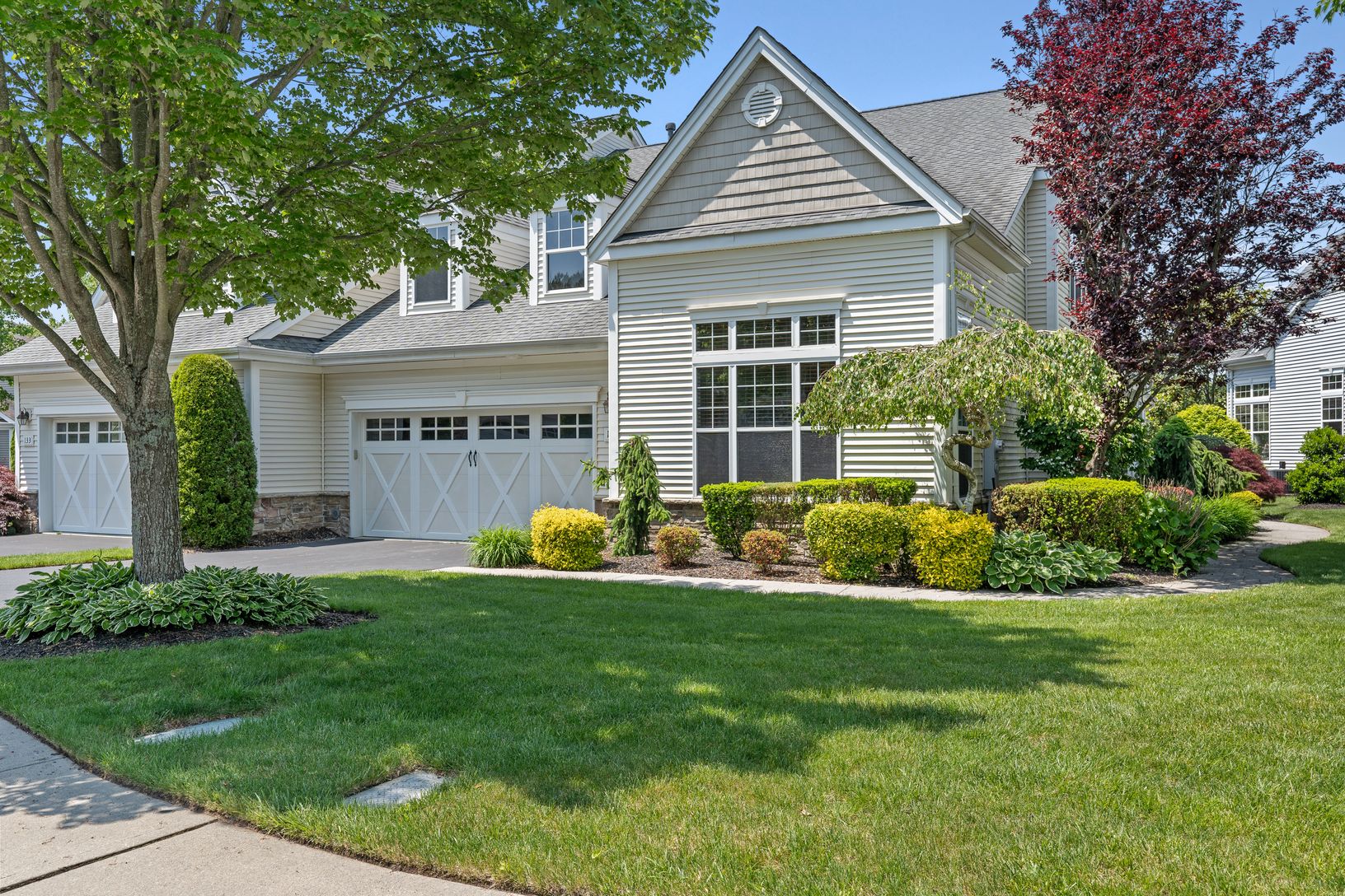  2 Car Garage