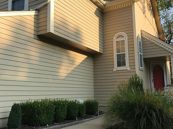 2nd image of 3404 Oxford Pl