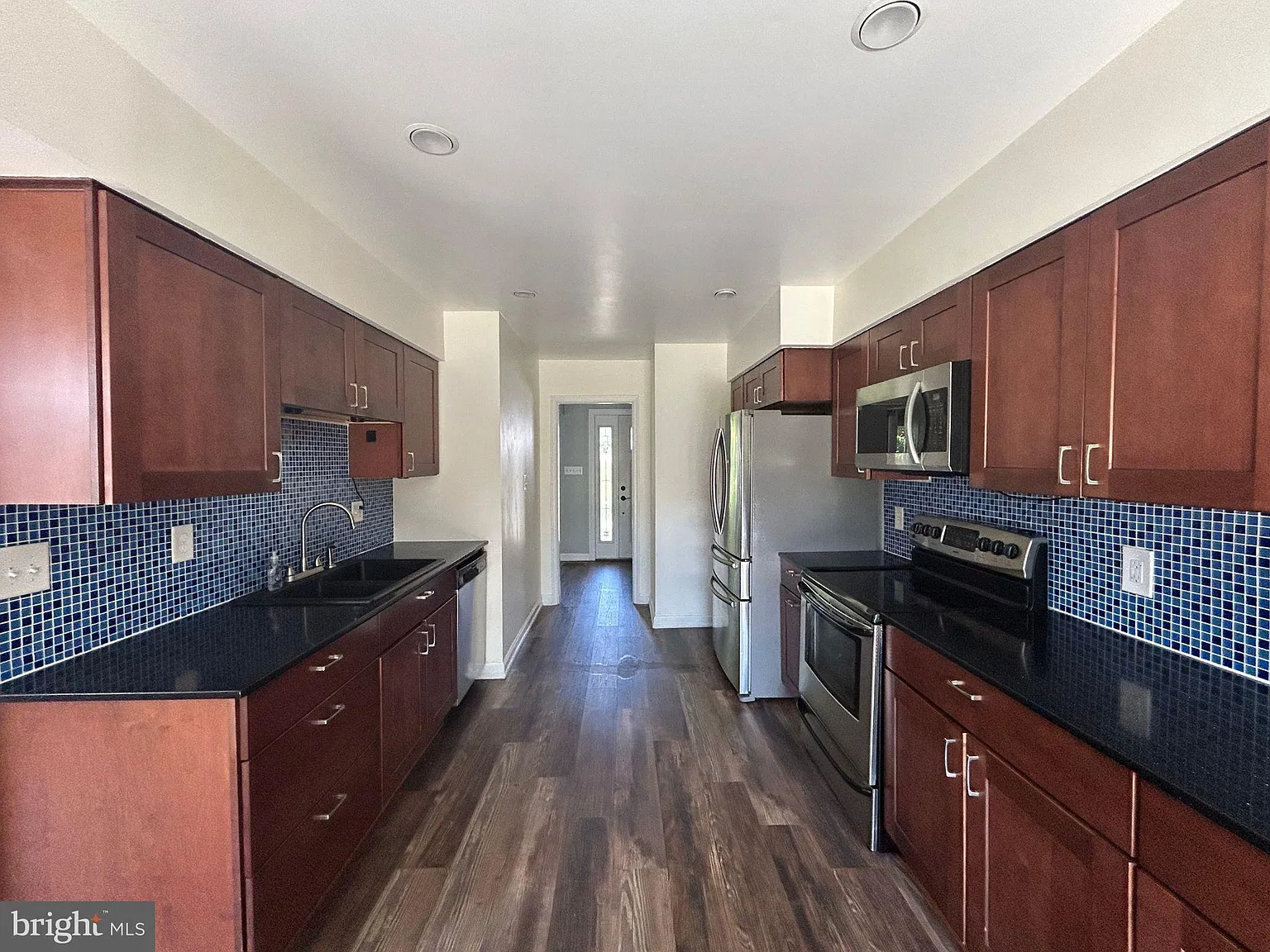3 bed, 2.5 bath, 2148 sqft, $3,800 — Photo 3