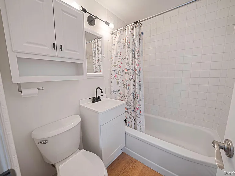 32 Dewey St — Photo 11