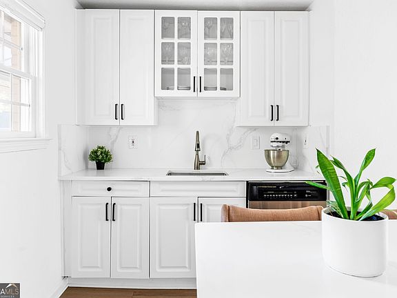 2nd image of 1879 Johnson Rd NE APT 2