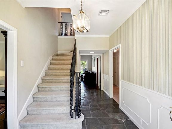 4th image of 5524 Berkley Dr