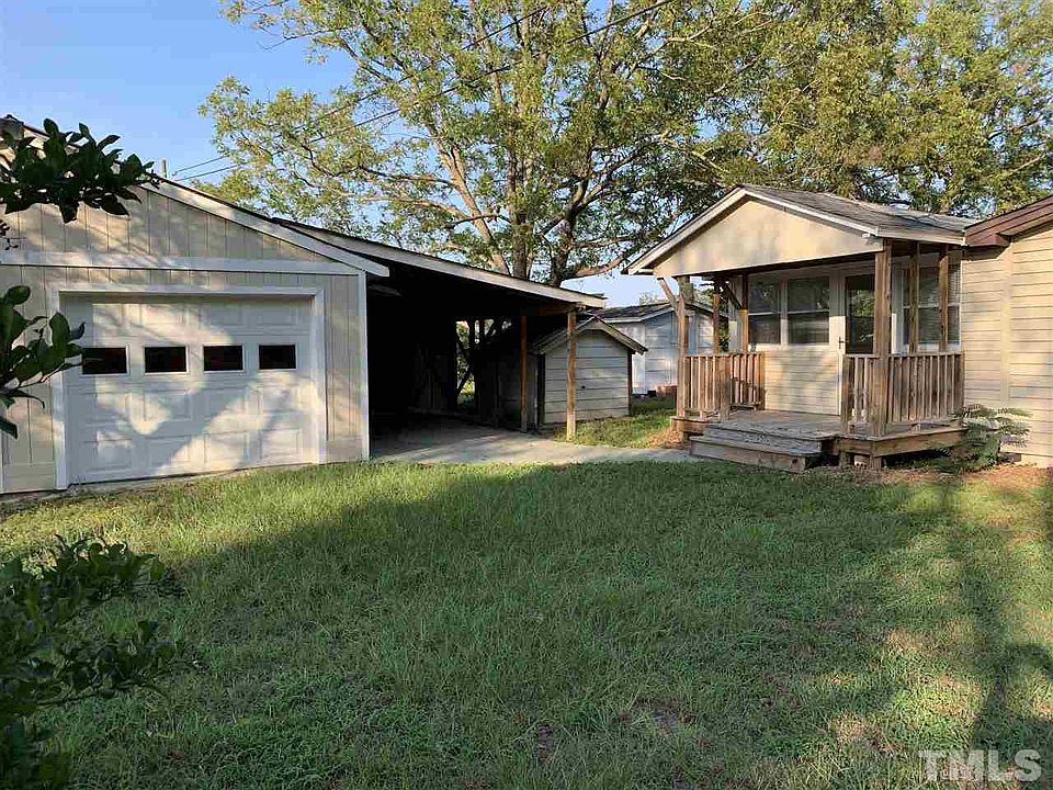 2nd image of 2221 Mary Hobby Rd