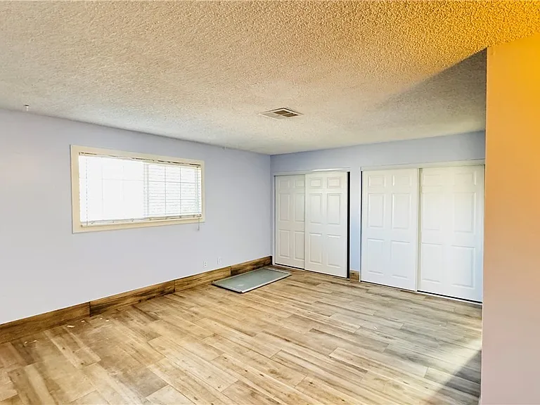 3090 Desmond Ave — Photo 12