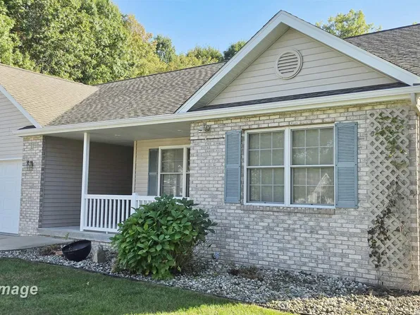 1290 Woodfield Trl, Hemlock, MI 48626