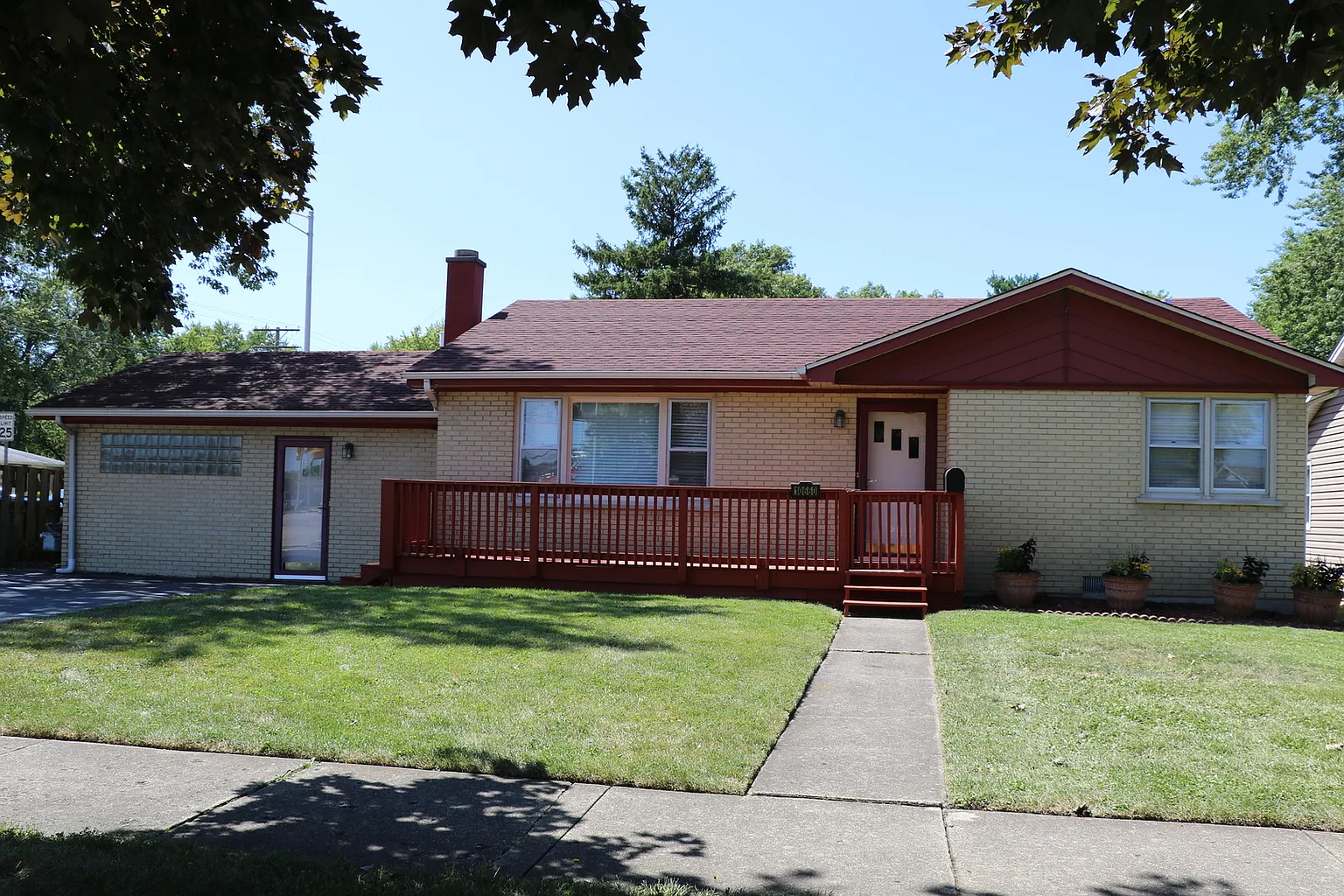 10660 Oak Park Ave photo 1