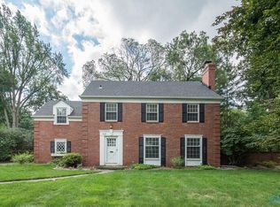 4145 Sheraton Rd, Ottawa Hills, OH 43606