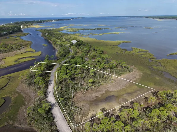 211 Hidden Harbor Ct, Panacea, FL 32346