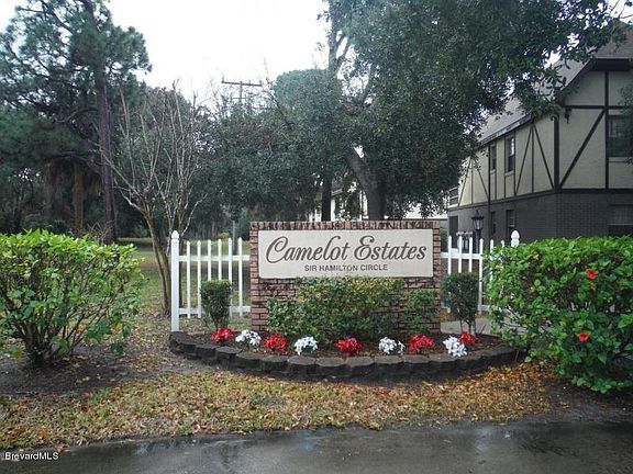 3rd image of 3044 Sir Hamilton Cir
