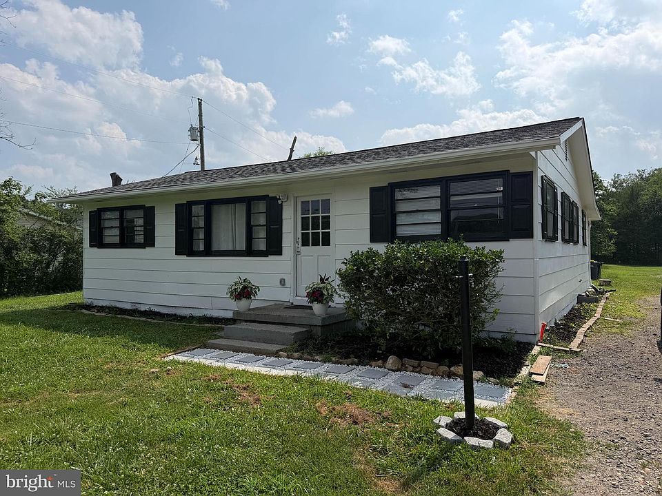2nd image of 8606 Linton Hall Rd