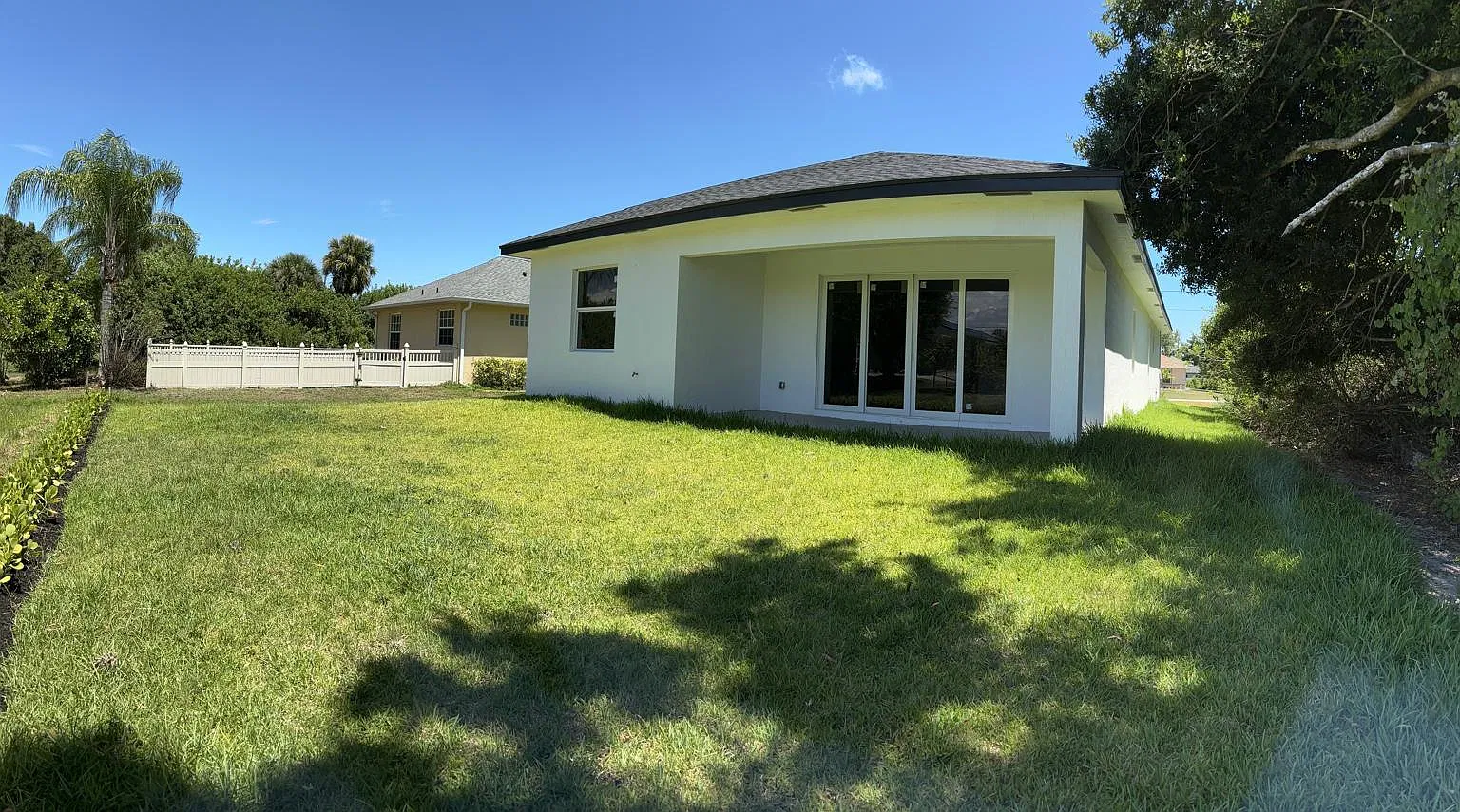 4 bed, 2.0 bath, 1736 sqft, $2,000 — Photo 1