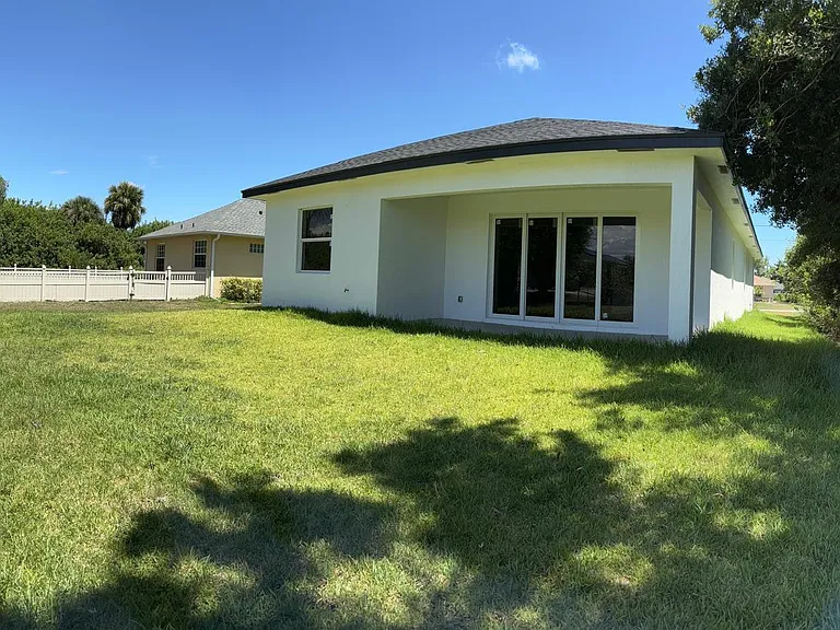 500 Sunset Rd N — Photo 14