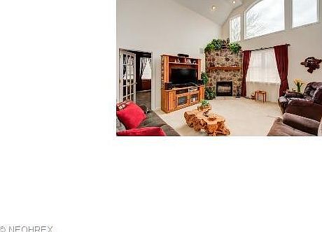 4th image of 910 S Chinaberry Cir