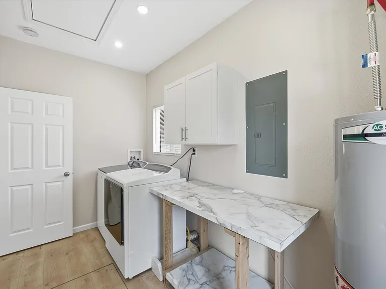 1444 Primrose Ave — Photo 20