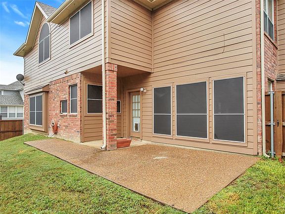 2nd image of 5010 Enclave Ct