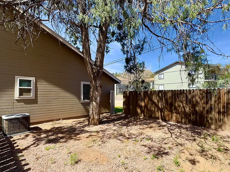 701 S Meadow St — Photo 10