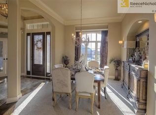 929 Creekmoor Dr, Raymore, MO 64083