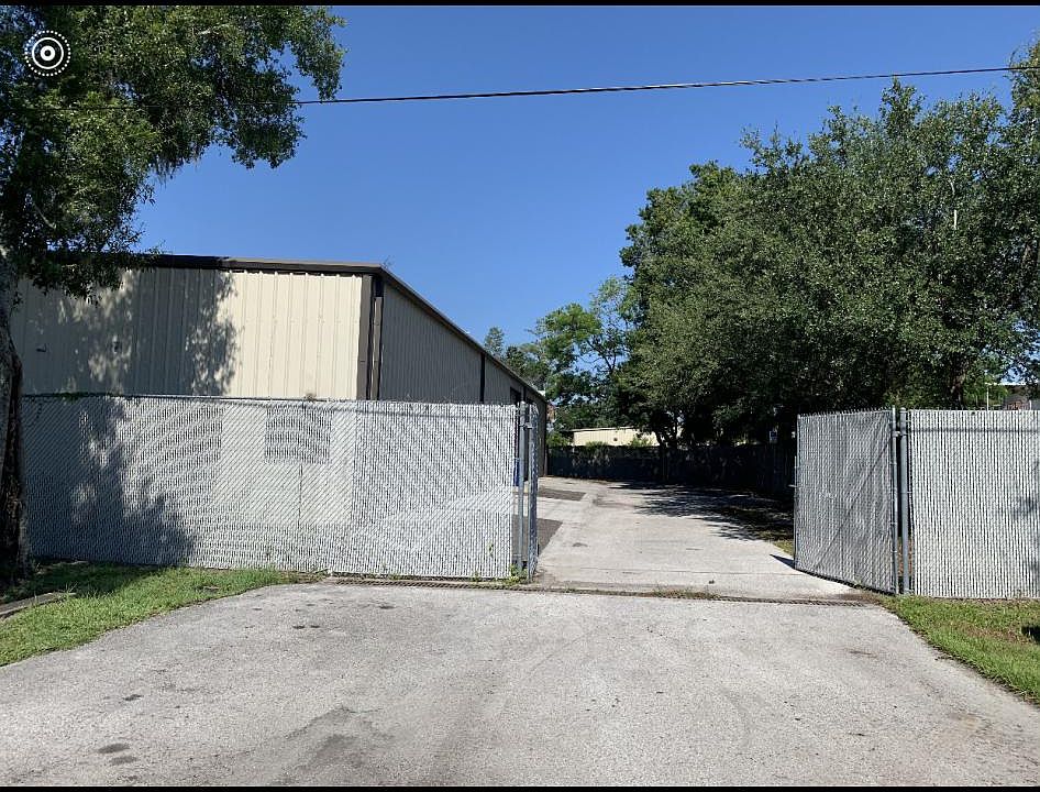 2nd image of 4620 N Hubert Ave