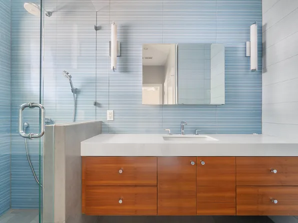 2725 NE 25 Street, Fort Lauderdale, FL 33305