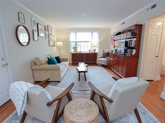 3rd image of 34 W Locke Ln #U2