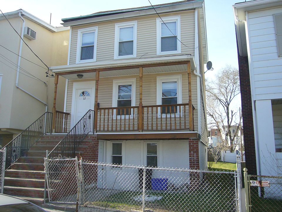 1st image of 32 Elm St