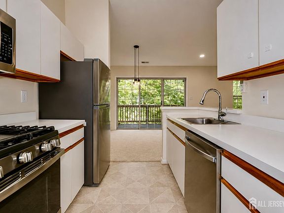 5th image of 5143 Beech Ct