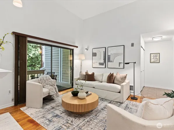 10016 NE 124th Place #108, Kirkland, WA 98034
