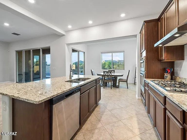 10623 N Iron Peak Dr — Photo 14