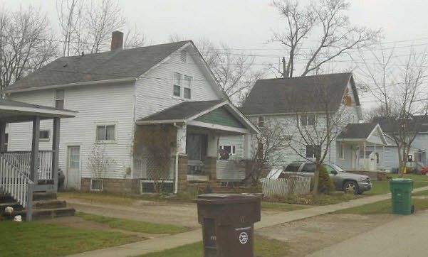 2nd image of 122 Willis Ave
