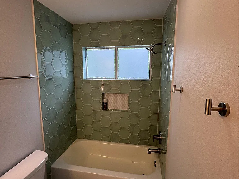 1604 W 40th St #B — Photo 18