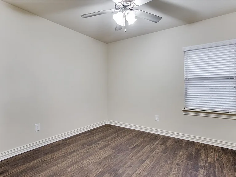 1809 Evergreen Ct — Photo 10